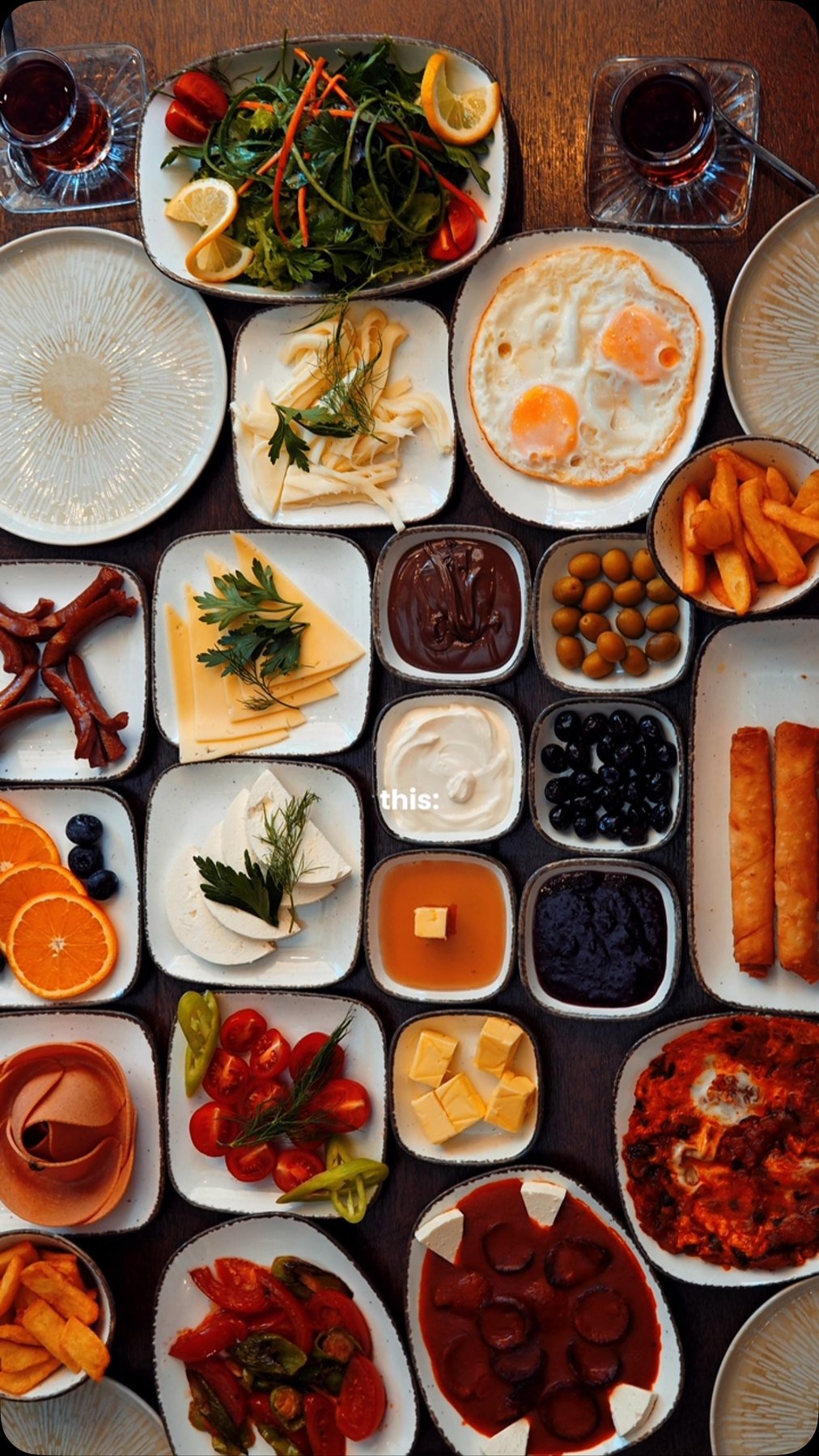 Serpme Frühstück von oben